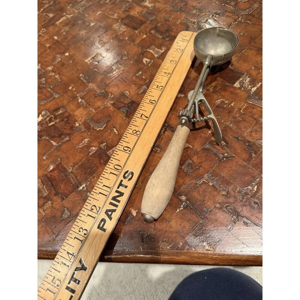 Gilchrist No. 31 Vintage Ice Cream Scoop w/ Wood Handle